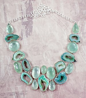 Des bijoux turquoise pour un look confortable
